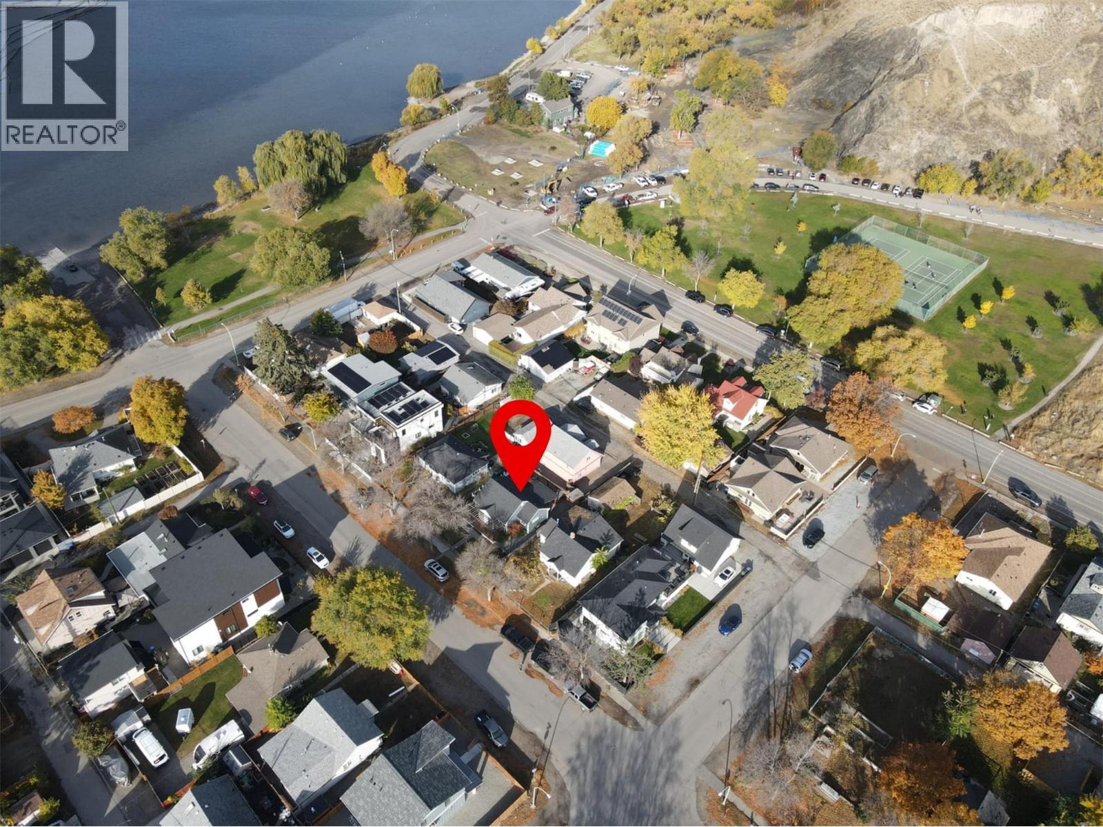 558-560 Cambridge Avenue, Kelowna, BC - With View