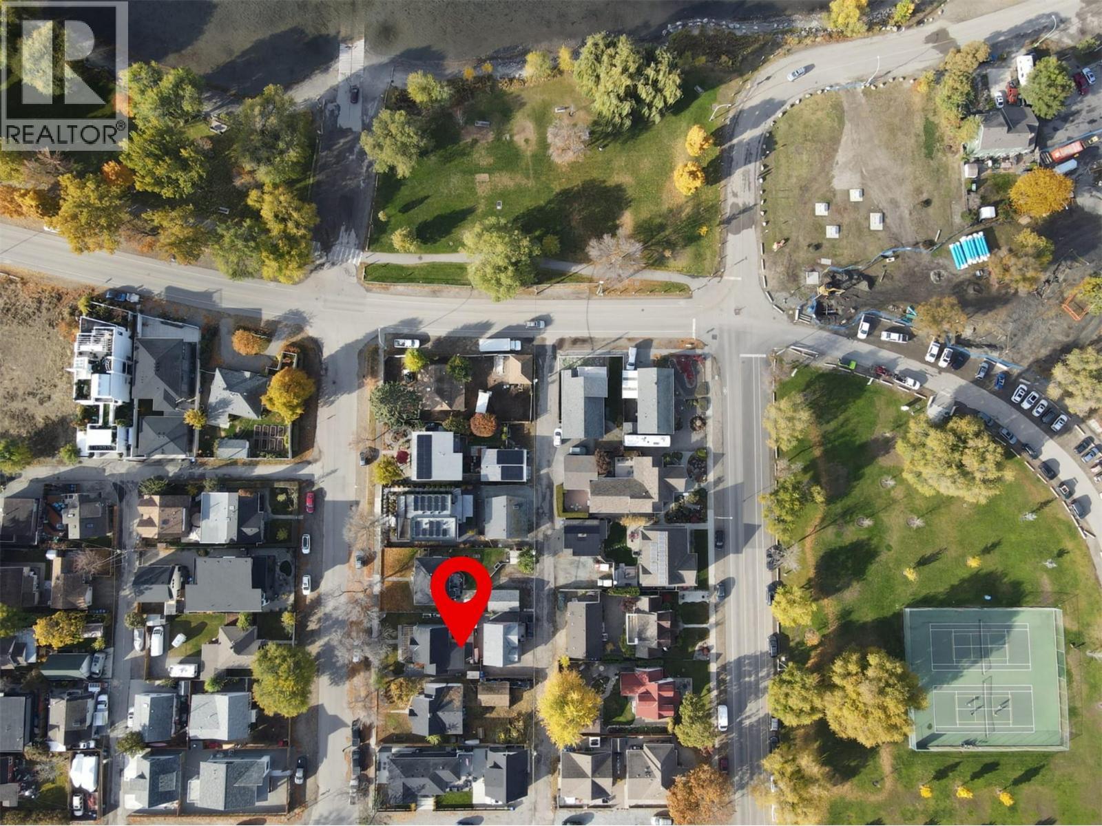 558-560 Cambridge Avenue, Kelowna, BC - Outdoor With View