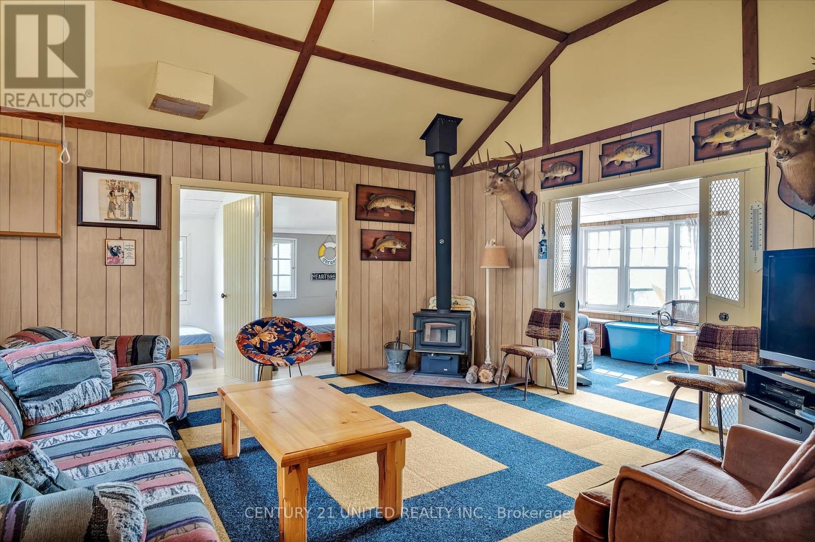 221 Paudash Street, Hiawatha First Nation, ON - Indoor With Fireplace