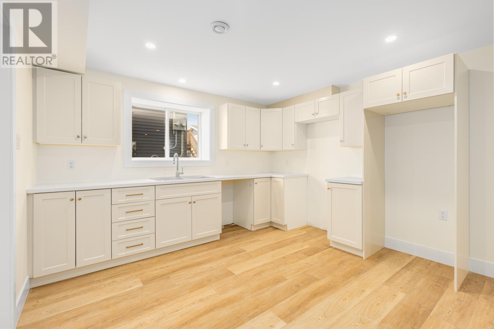 90 Lasalle Drive, Mount Pearl, NL - Indoor Photo Showing Kitchen