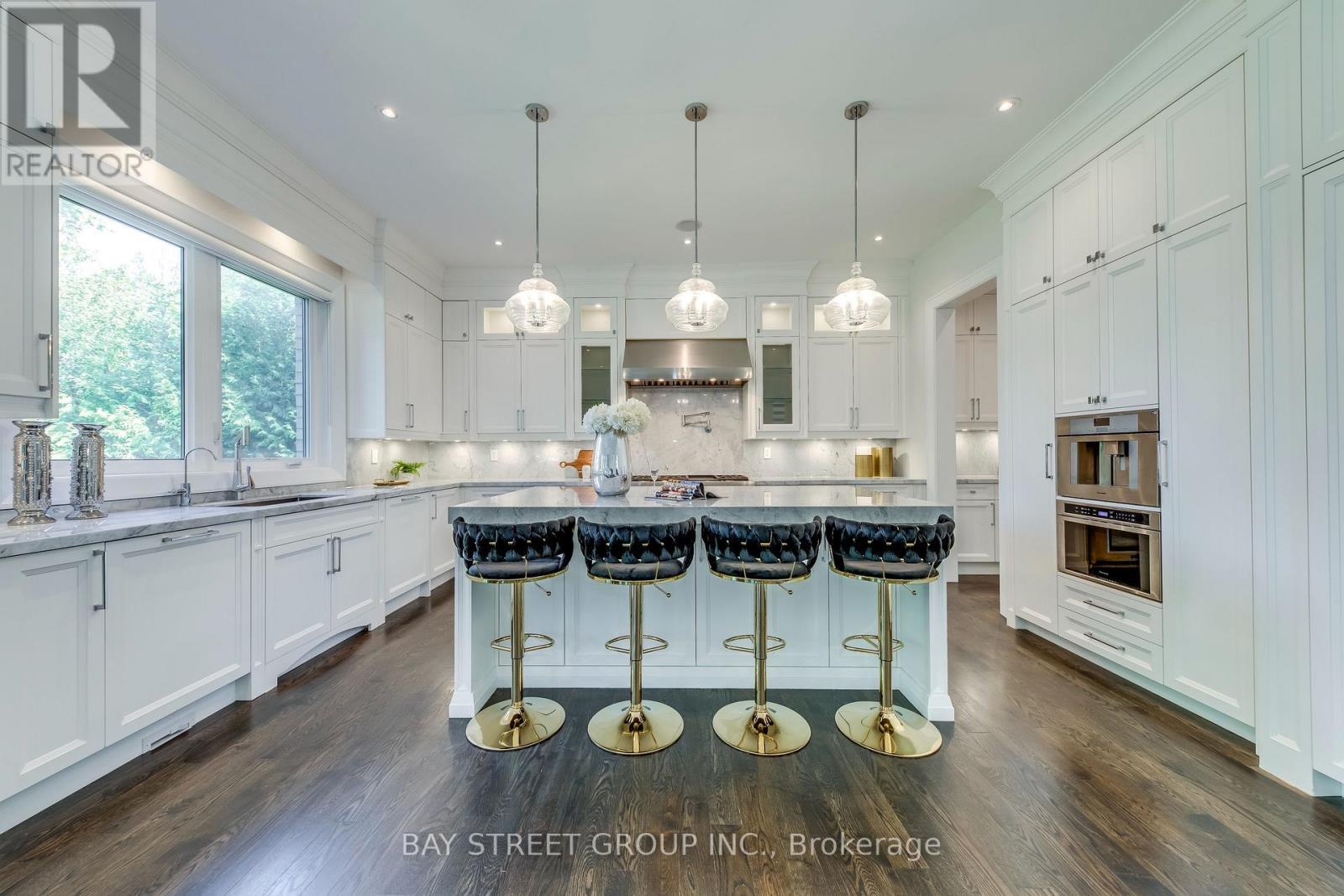 38 Kirk Drive, Markham, ON - Indoor Photo Showing Kitchen With Upgraded Kitchen