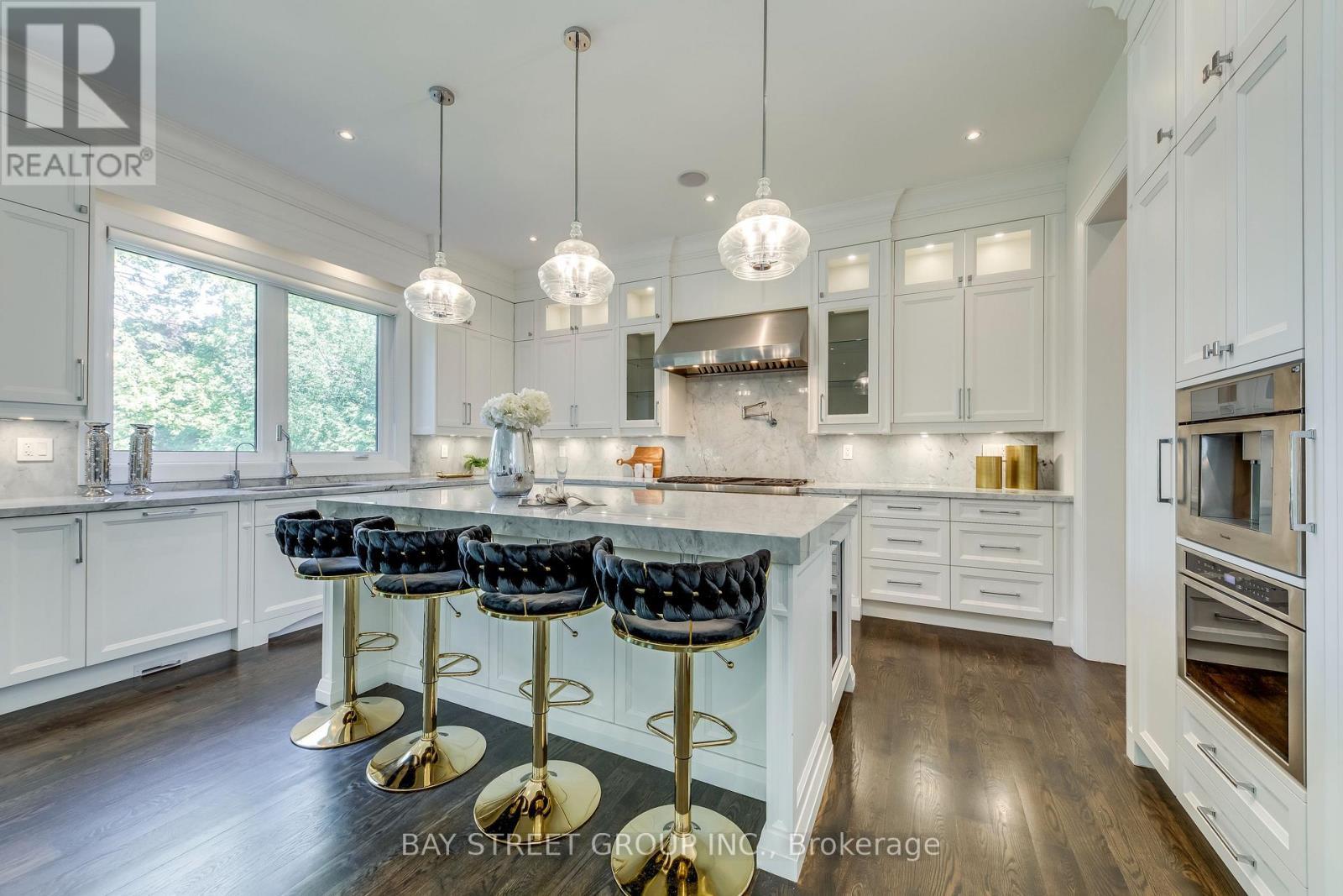38 Kirk Drive, Markham, ON - Indoor Photo Showing Kitchen With Upgraded Kitchen