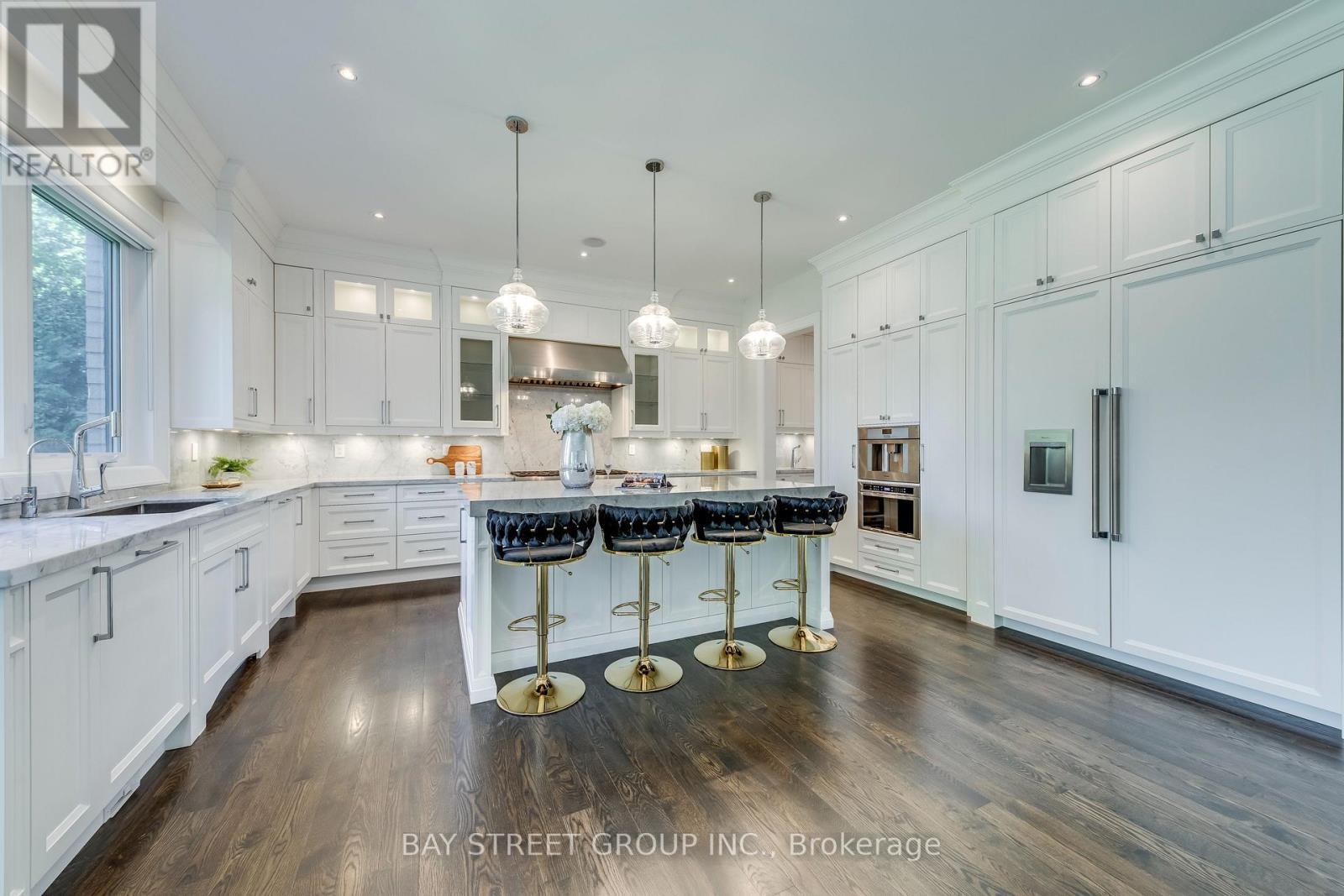 38 Kirk Drive, Markham, ON - Indoor Photo Showing Kitchen With Upgraded Kitchen