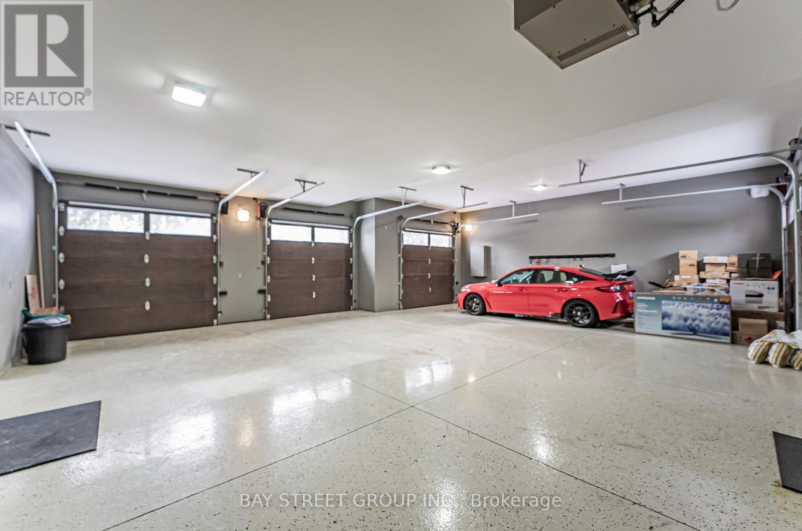 38 Kirk Drive, Markham, ON - Indoor Photo Showing Garage