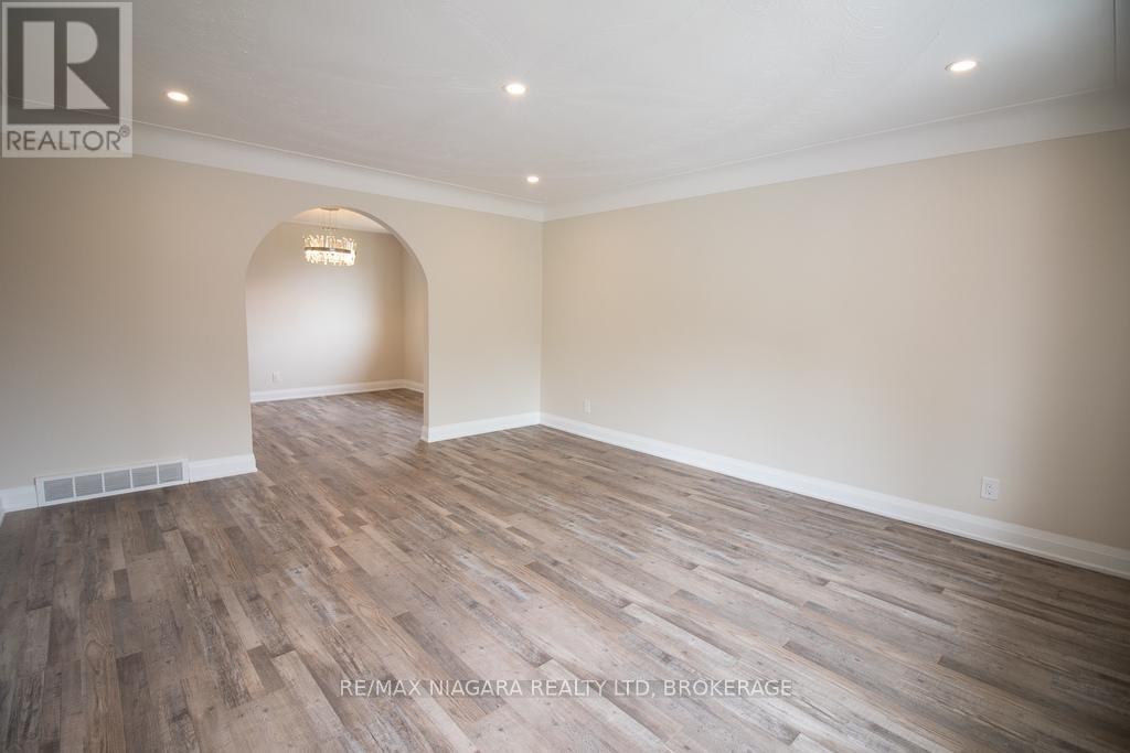 Main - 510 Queen Victoria Drive, Hamilton (Quinndale), ON - Indoor Photo Showing Other Room