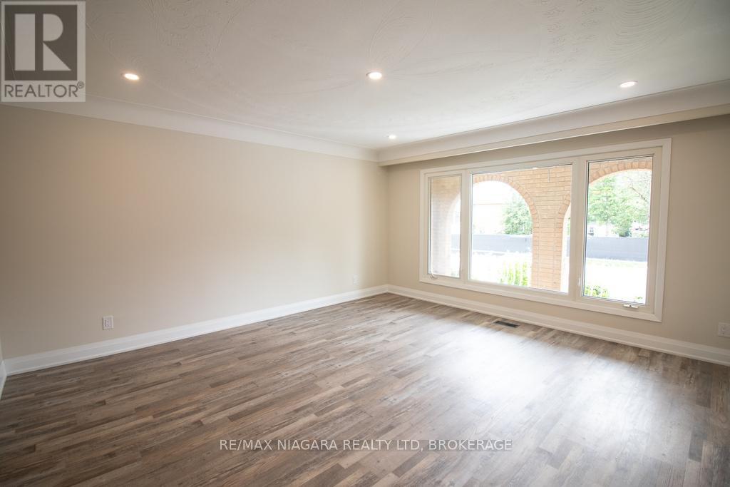 Main - 510 Queen Victoria Drive, Hamilton (Quinndale), ON - Indoor Photo Showing Other Room