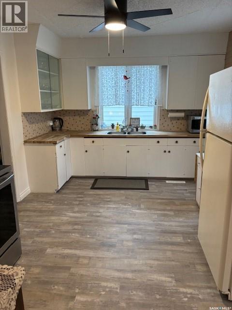 224 3Rd Avenue W, Canora, SK - Indoor Photo Showing Kitchen