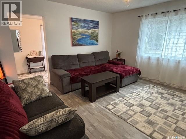 224 3Rd Avenue W, Canora, SK - Indoor Photo Showing Living Room