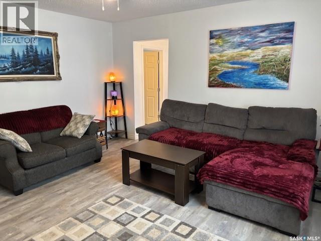 224 3Rd Avenue W, Canora, SK - Indoor Photo Showing Living Room