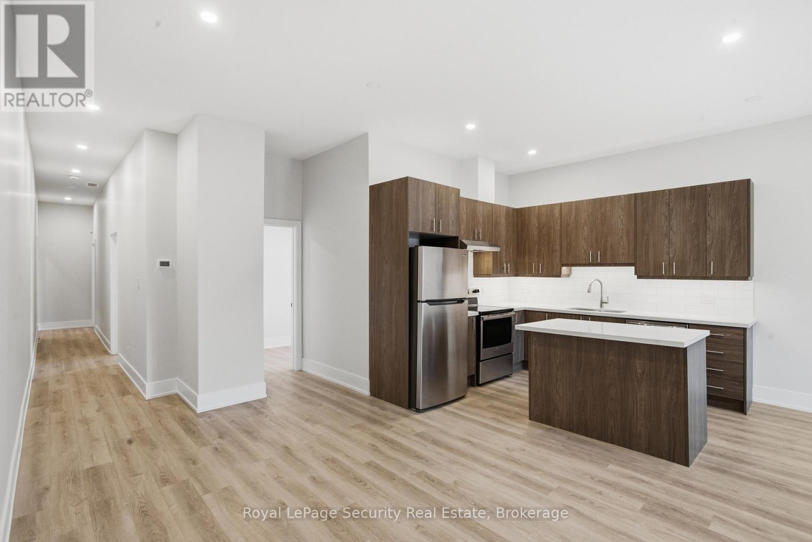 B - 185 Main Street, King, ON - Indoor Photo Showing Kitchen