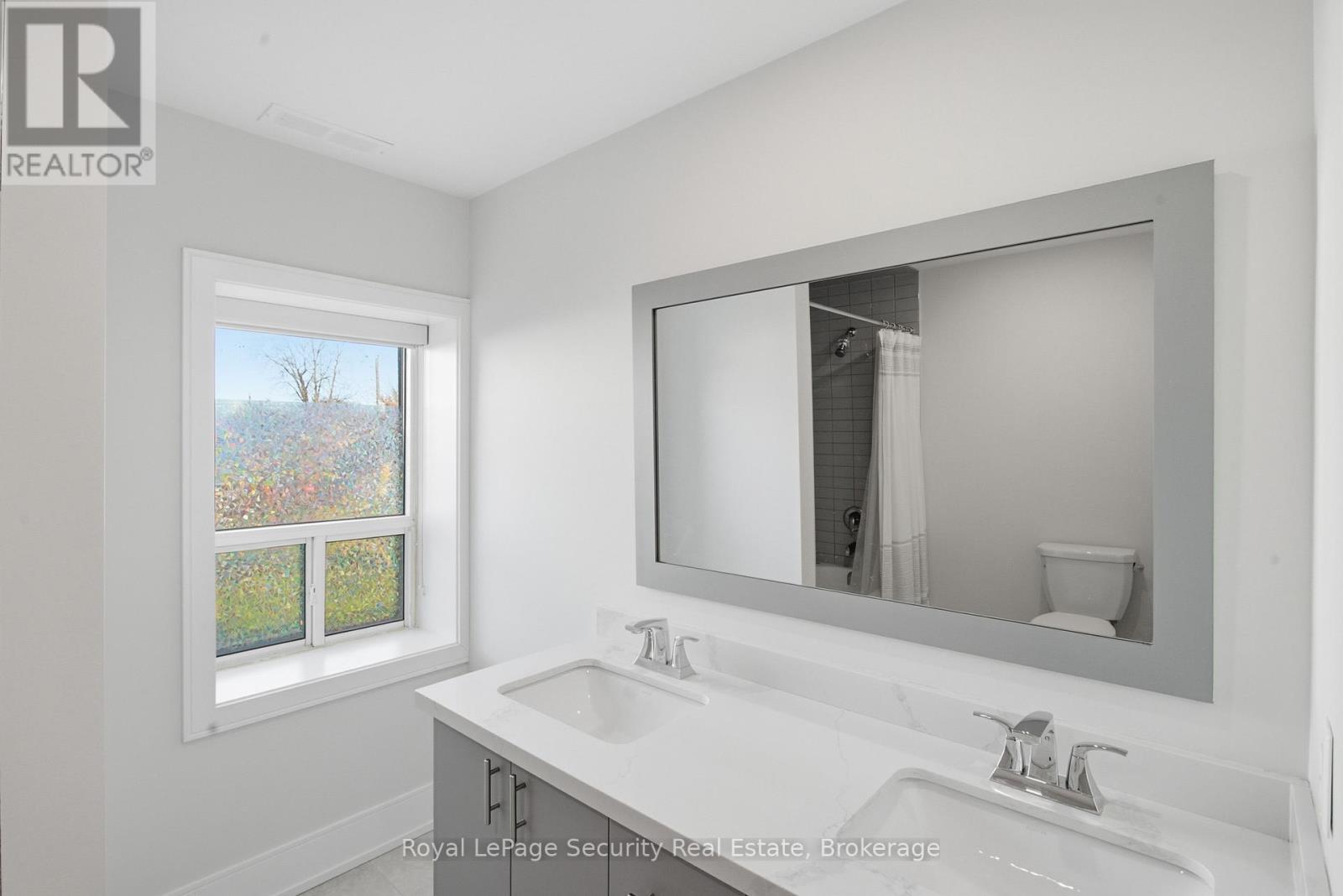 B - 185 Main Street, King, ON - Indoor Photo Showing Bathroom