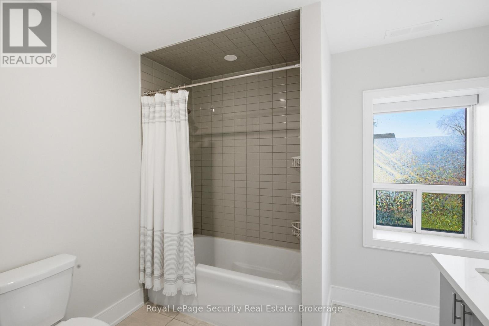 B - 185 Main Street, King, ON - Indoor Photo Showing Bathroom