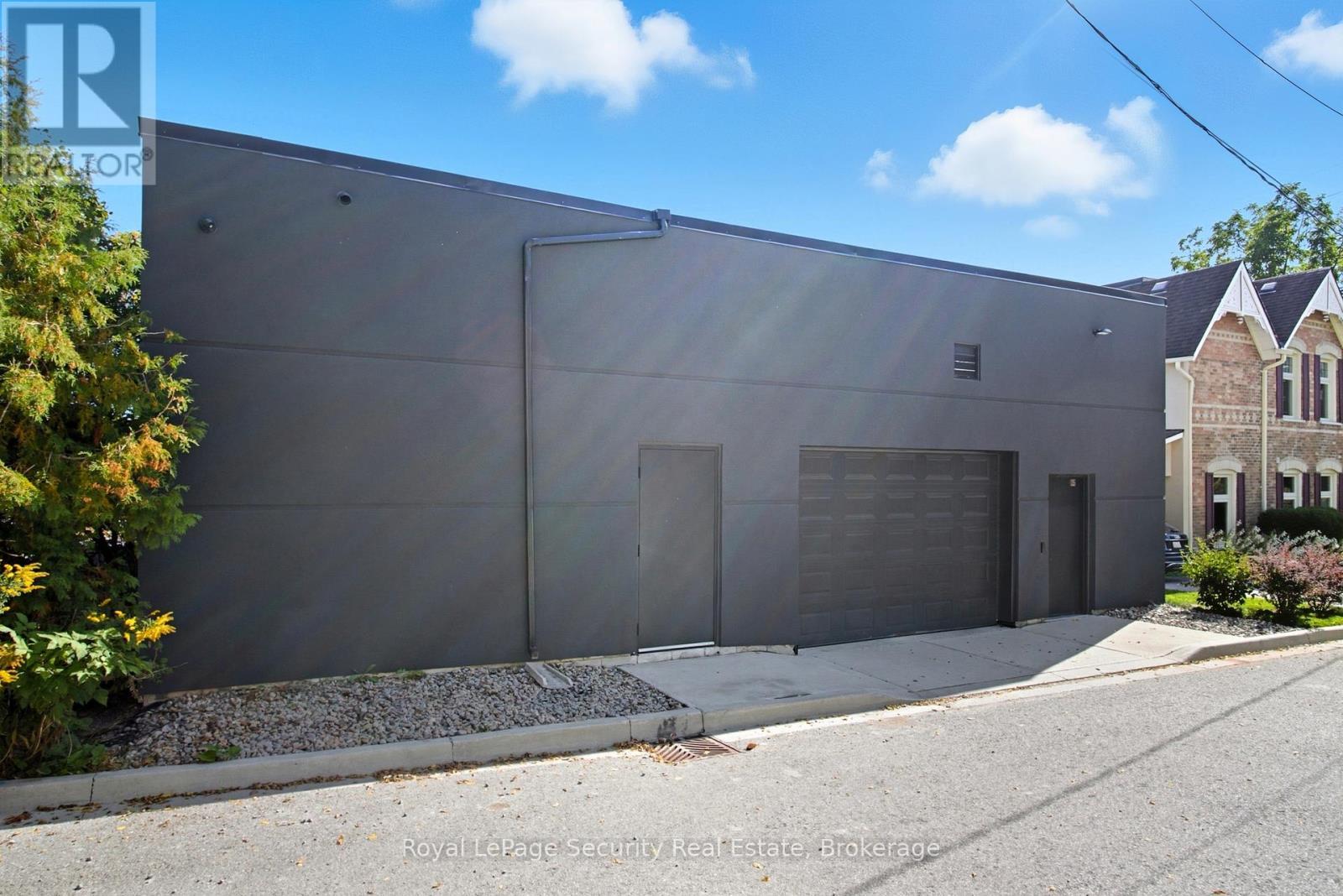 B - 185 Main Street, King, ON - Outdoor With Exterior