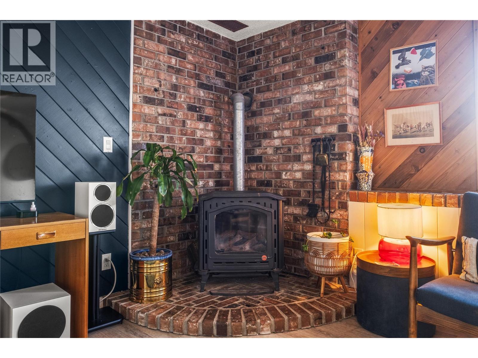 7089 Longacre Drive, Vernon, BC - Indoor With Fireplace