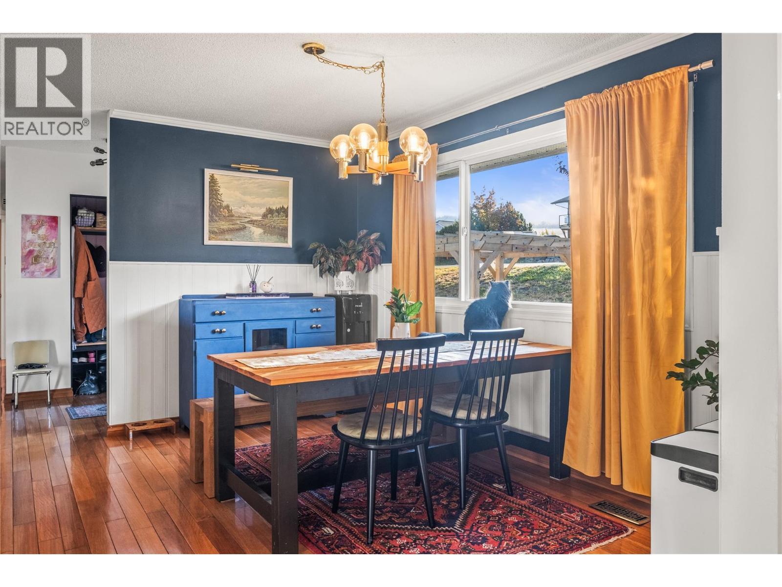 7089 Longacre Drive, Vernon, BC - Indoor Photo Showing Dining Room