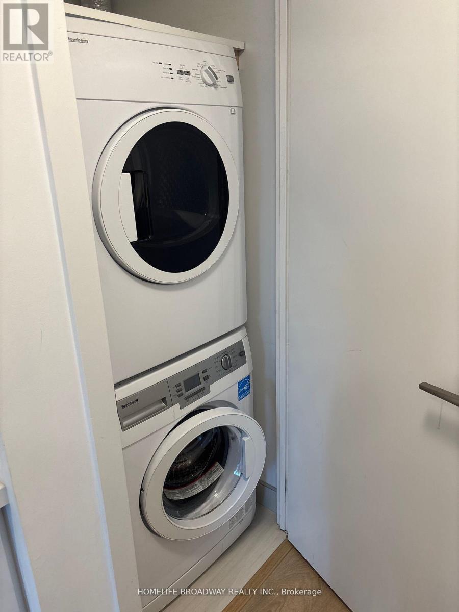 803 - 188 Cumberland Street, Toronto, ON - Indoor Photo Showing Laundry Room