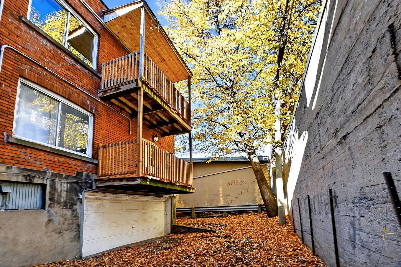 Parking - 4615 Av. Marcil, Montréal (Côte-Des-Neiges/Notre-Dame-De-Grâce), QC - Outdoor With Exterior