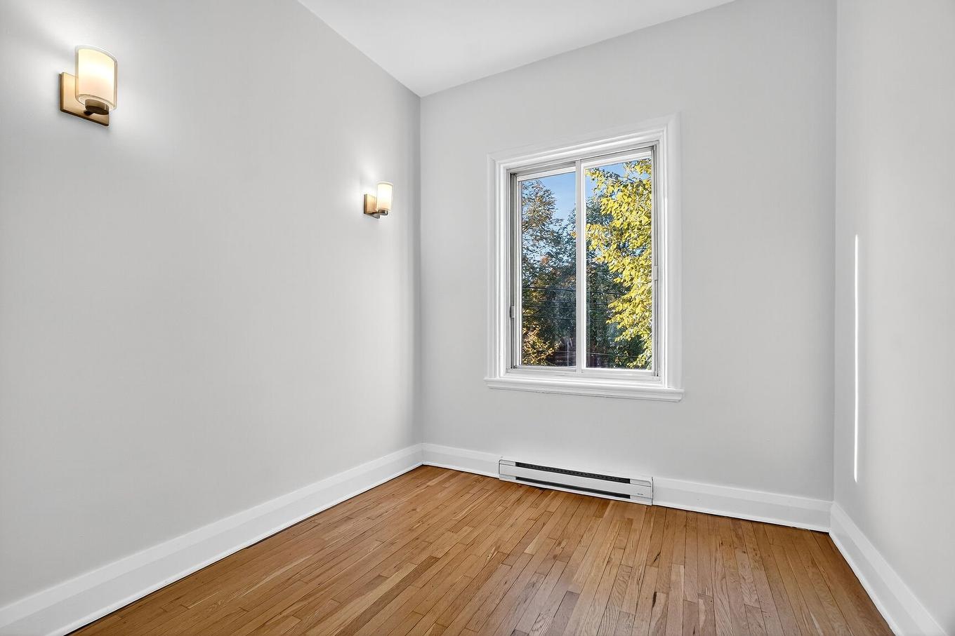 Bedroom - 4615 Av. Marcil, Montréal (Côte-Des-Neiges/Notre-Dame-De-Grâce), QC - Indoor Photo Showing Other Room