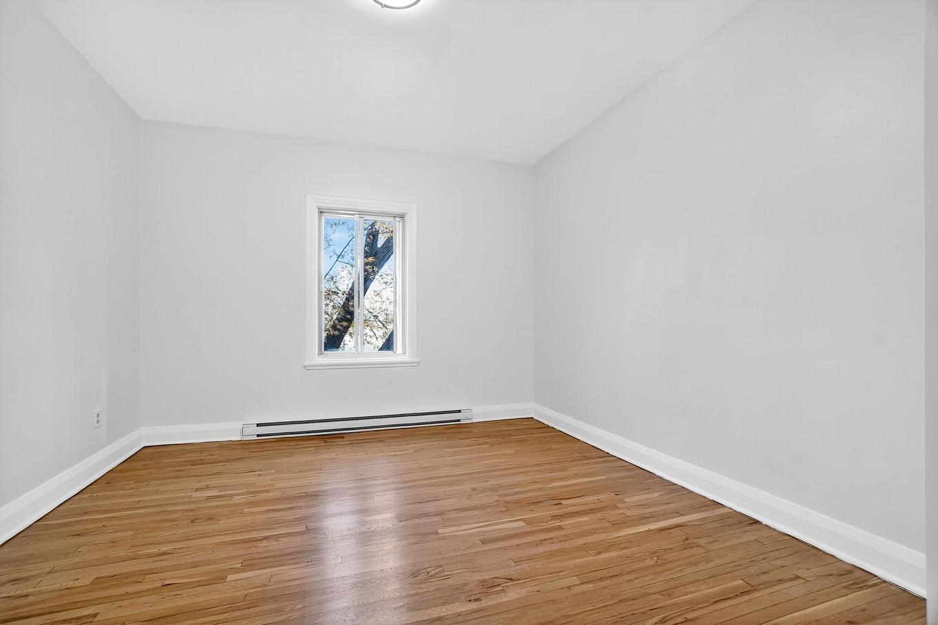 Bedroom - 4615 Av. Marcil, Montréal (Côte-Des-Neiges/Notre-Dame-De-Grâce), QC - Indoor Photo Showing Other Room