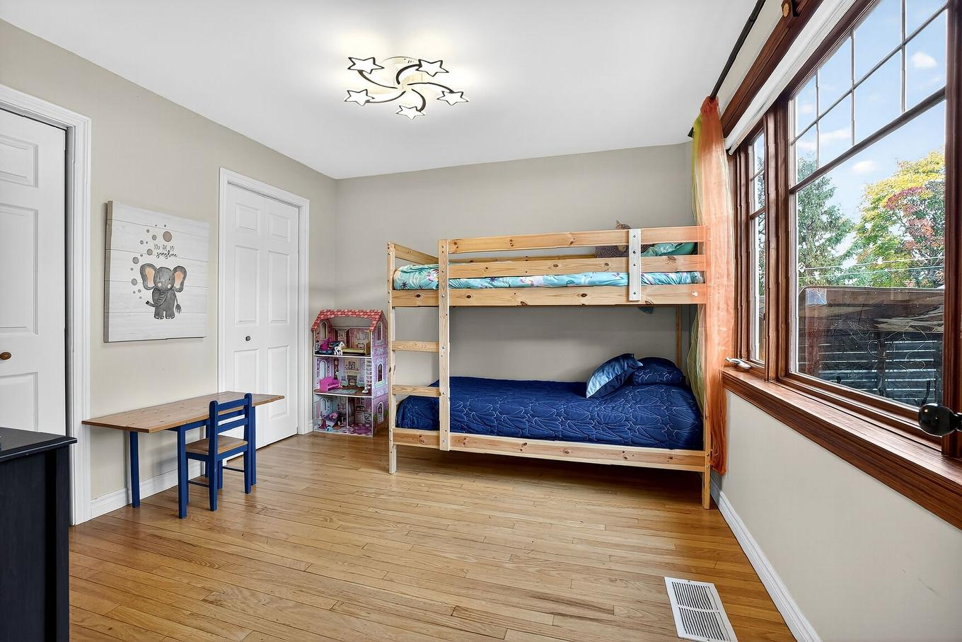 Bedroom - 3215 Rue De Mayfair, Longueuil (Saint-Hubert), QC - Indoor Photo Showing Bedroom