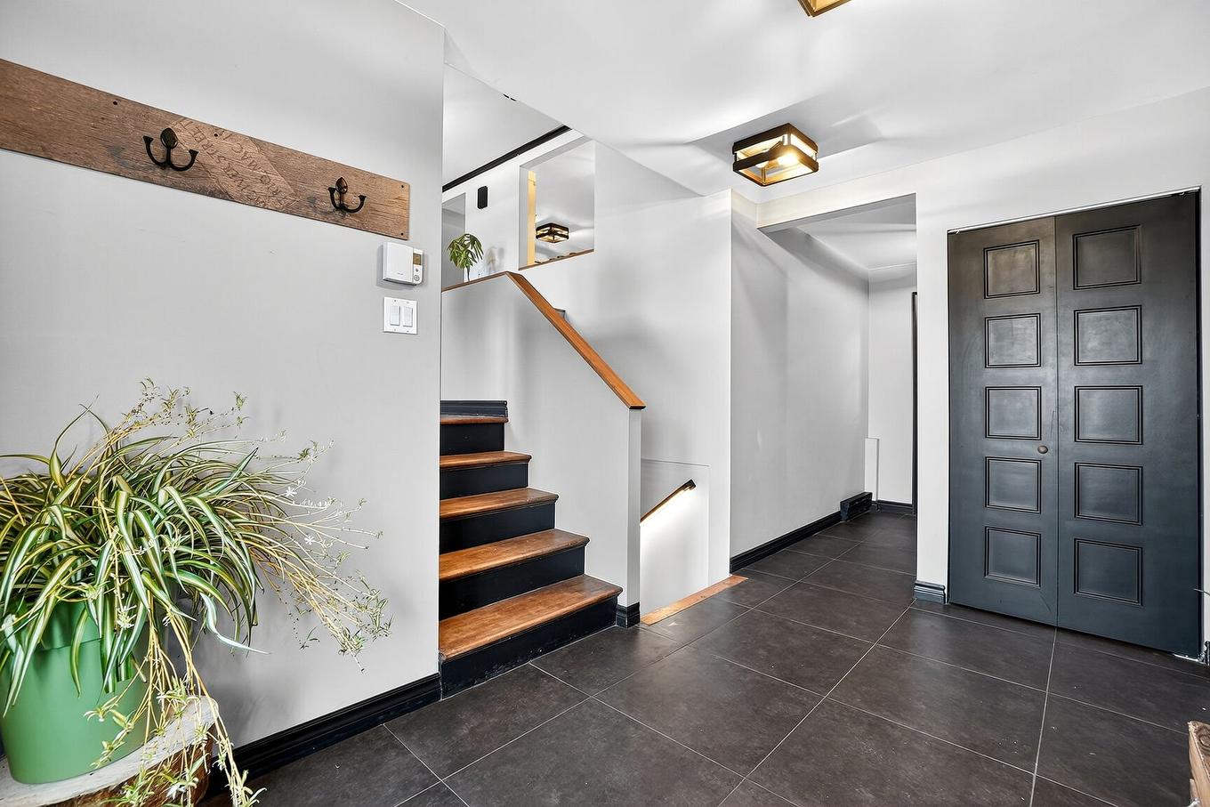 Hall - 3215 Rue De Mayfair, Longueuil (Saint-Hubert), QC - Indoor Photo Showing Other Room