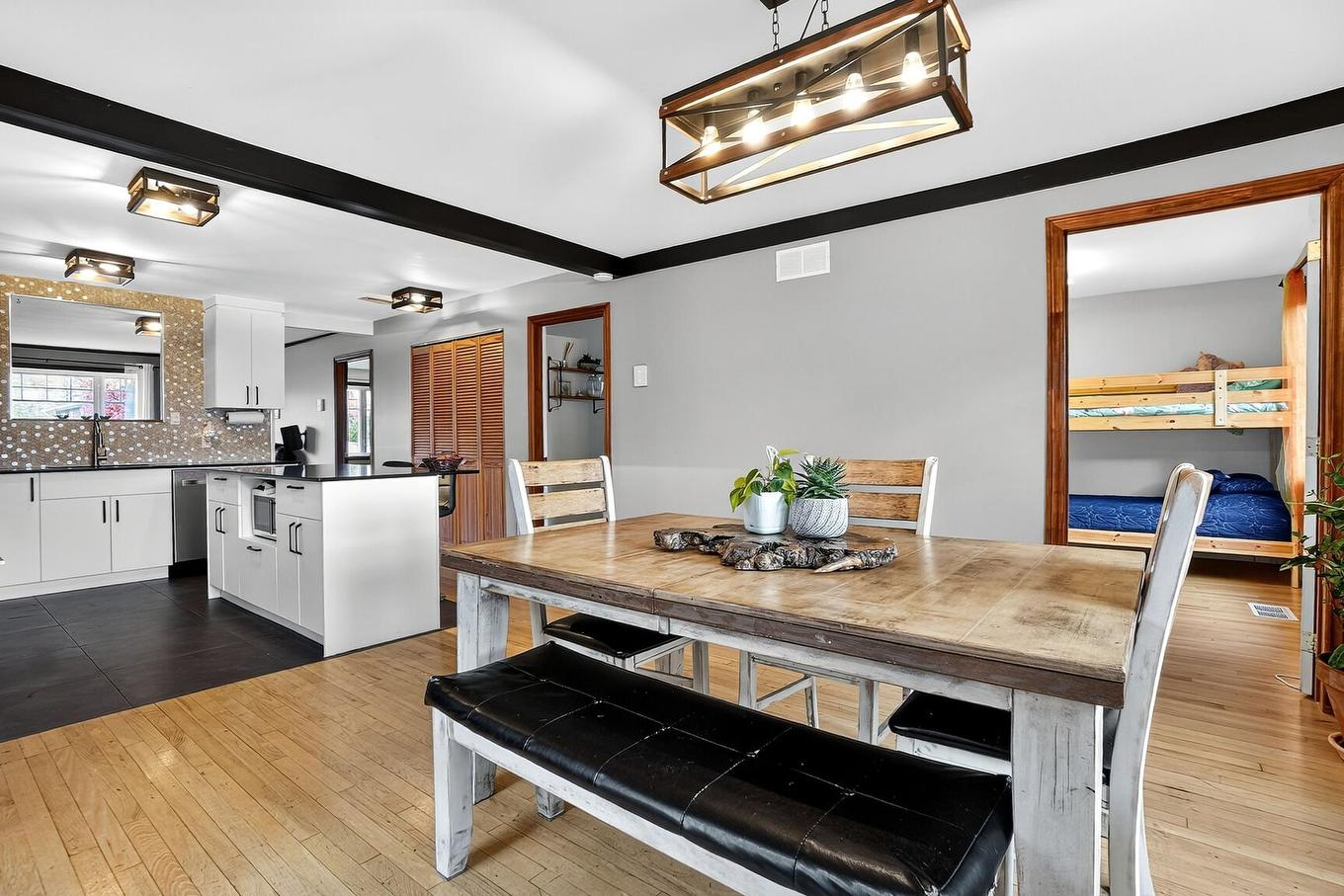 Dining room - 3215 Rue De Mayfair, Longueuil (Saint-Hubert), QC - Indoor