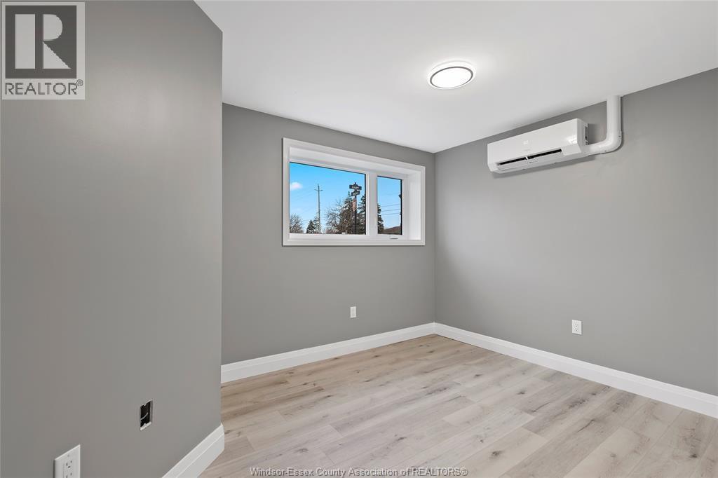 302B Kempt, Amherstburg, ON - Indoor Photo Showing Other Room