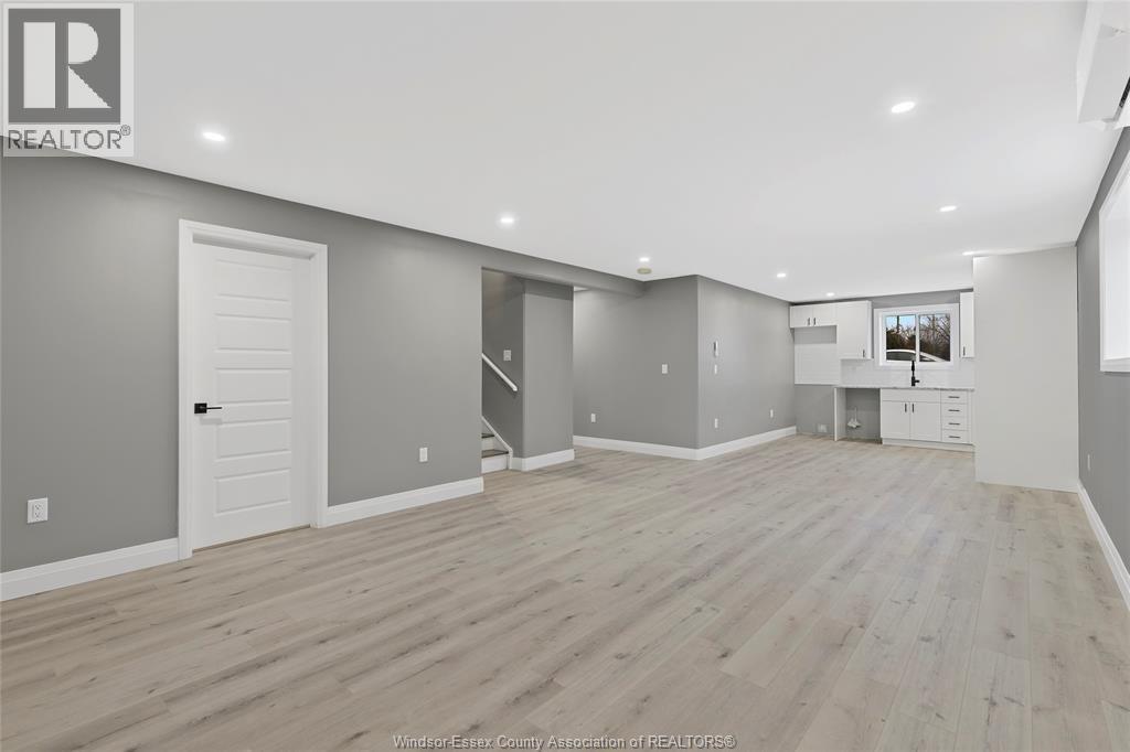 302B Kempt, Amherstburg, ON - Indoor Photo Showing Other Room