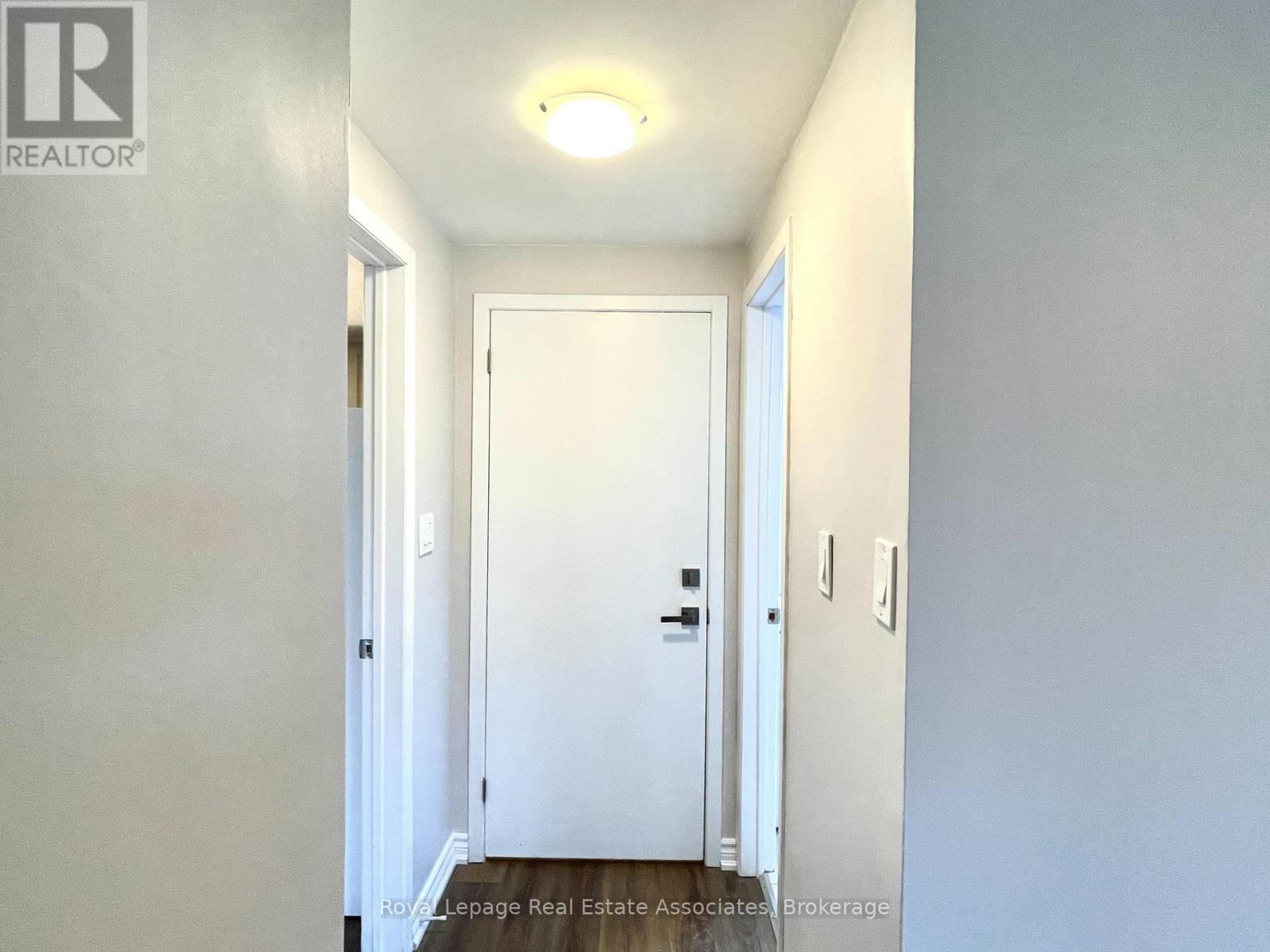 2081B Snow Crescent, Mississauga, ON - Indoor Photo Showing Other Room