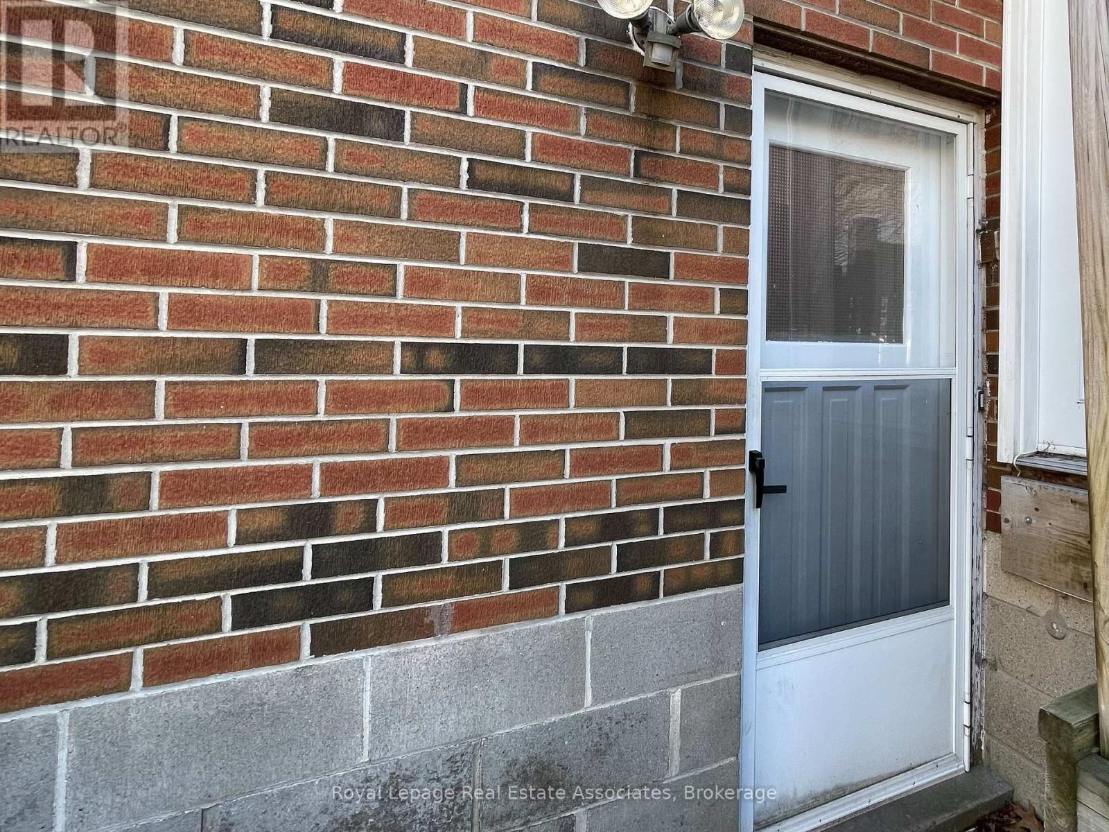 2081B Snow Crescent, Mississauga, ON - Indoor Photo Showing Other Room