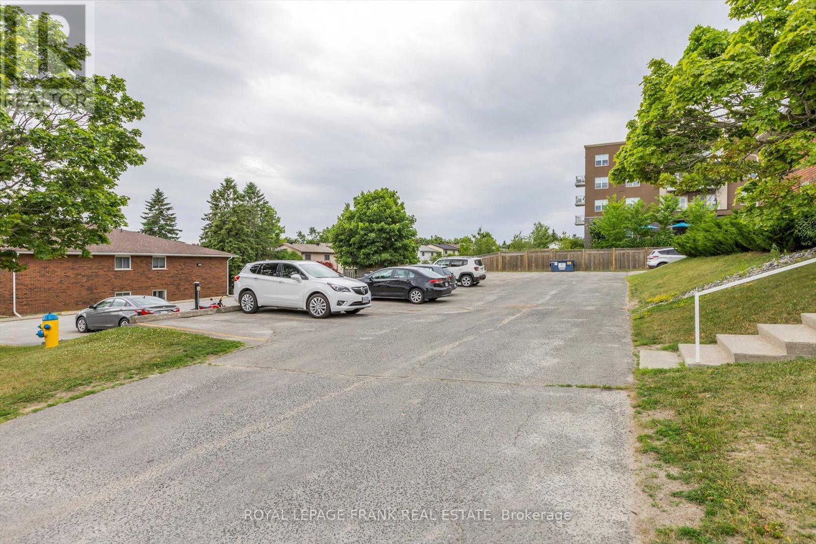 201 - 2406 Mountland Drive, Peterborough (Monaghan Ward 2), ON - Outdoor