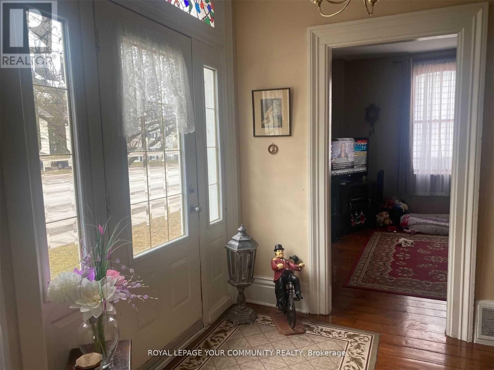 71 High Street, Georgina, ON - Indoor Photo Showing Other Room