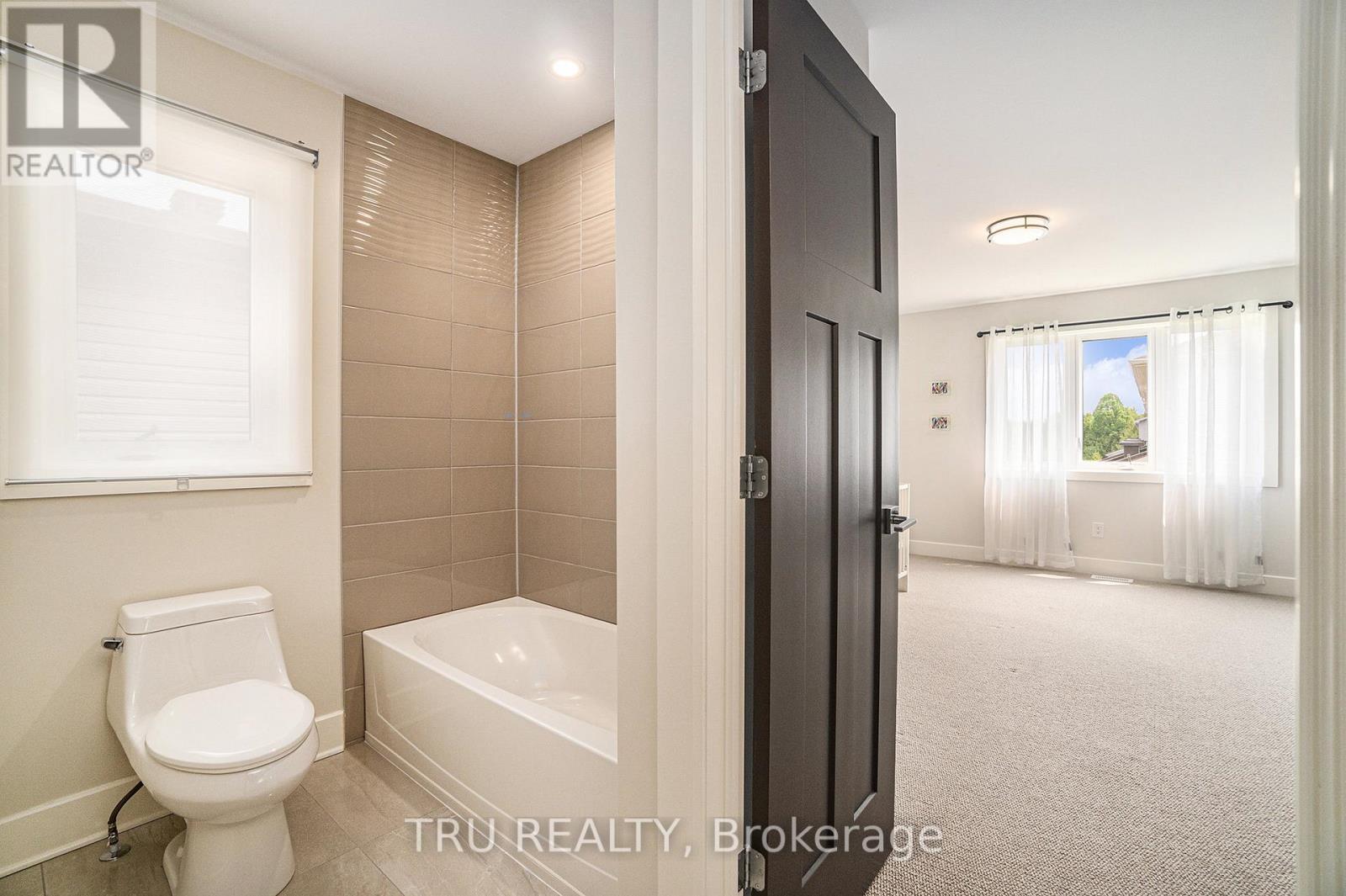 Main Bath - 670 Parade Drive, Ottawa, ON - Indoor Photo Showing Bathroom