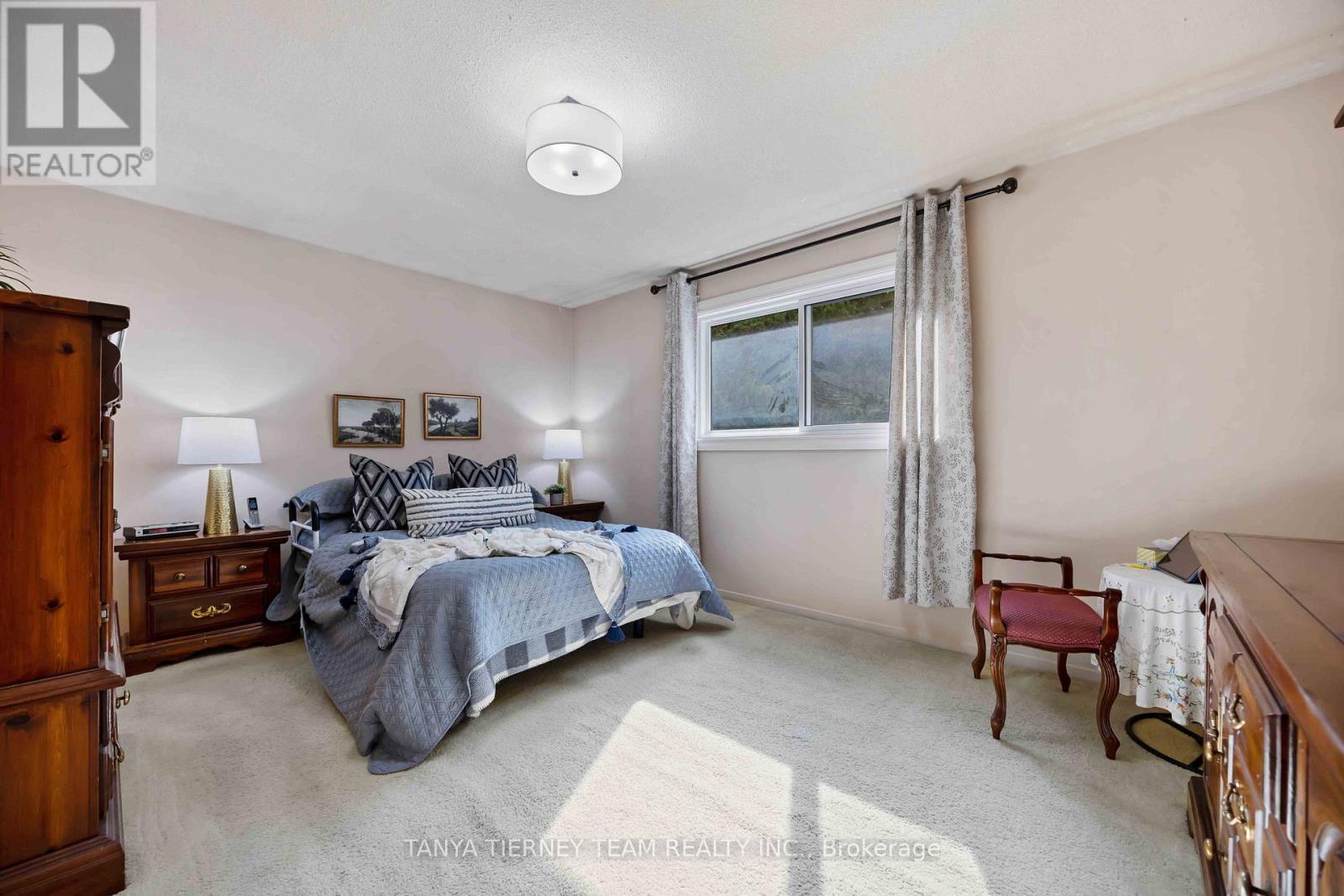 54 Chester Crescent, Scugog, ON - Indoor Photo Showing Bedroom