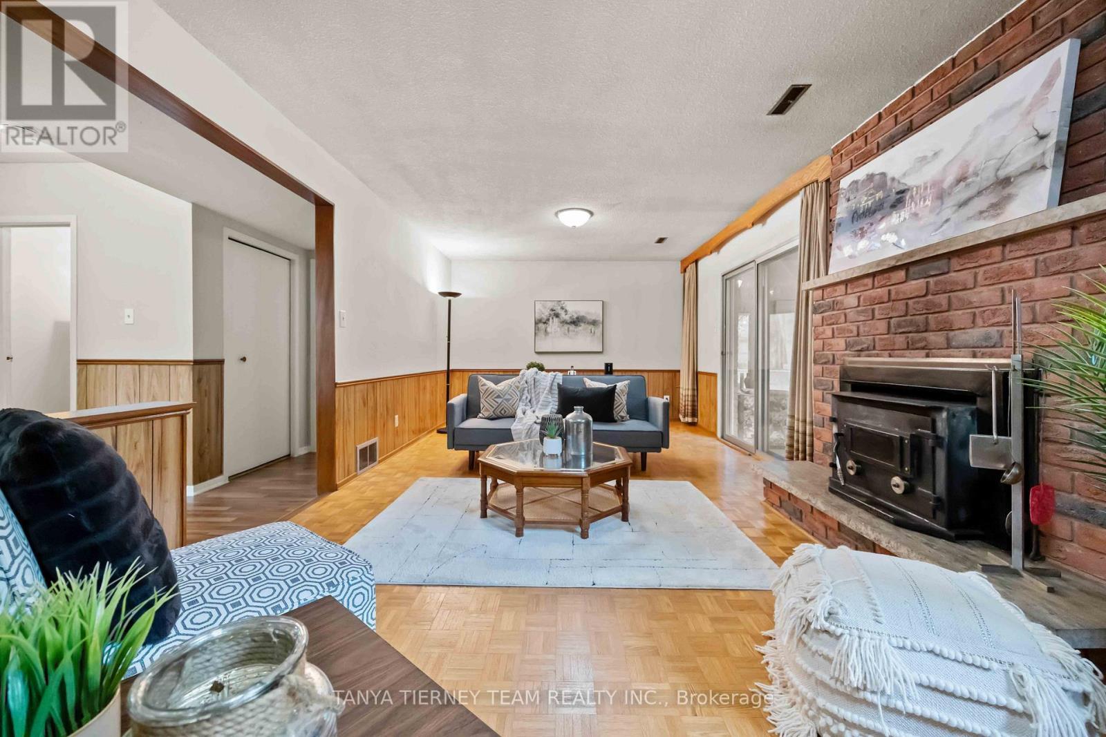 54 Chester Crescent, Scugog, ON - Indoor Photo Showing Living Room With Fireplace