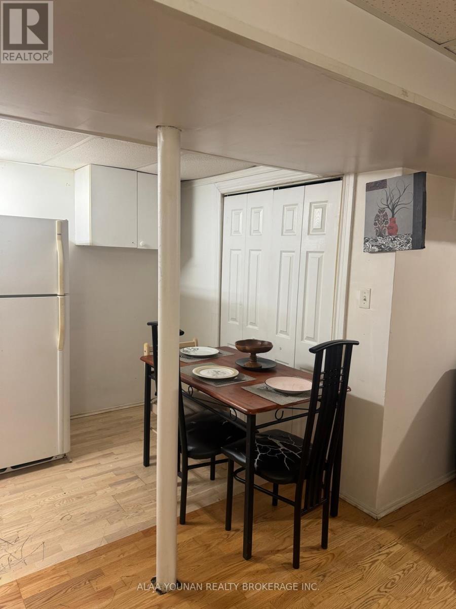 62 Weather Vane Line, Brampton, ON - Indoor Photo Showing Dining Room