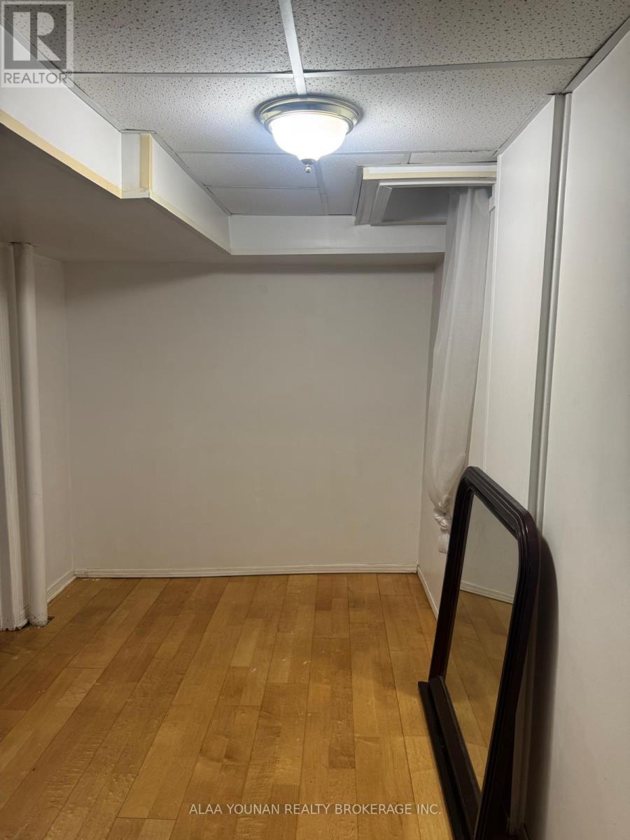 62 Weather Vane Line, Brampton, ON - Indoor Photo Showing Other Room