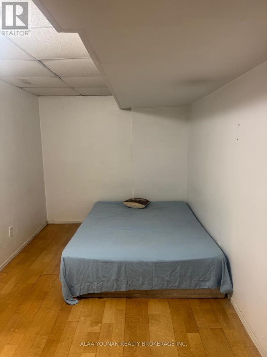 62 Weather Vane Line, Brampton, ON - Indoor Photo Showing Bedroom