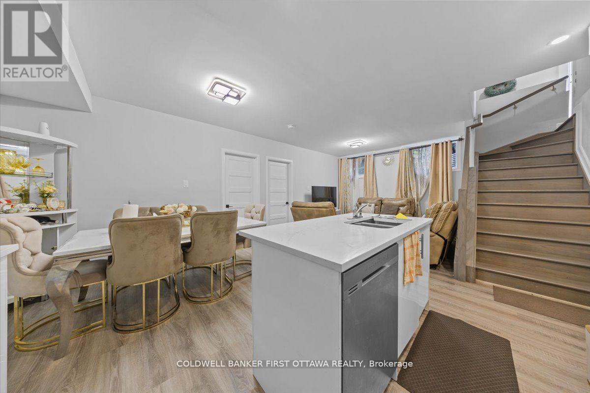 560 Queen Mary Street, Ottawa, ON - Indoor