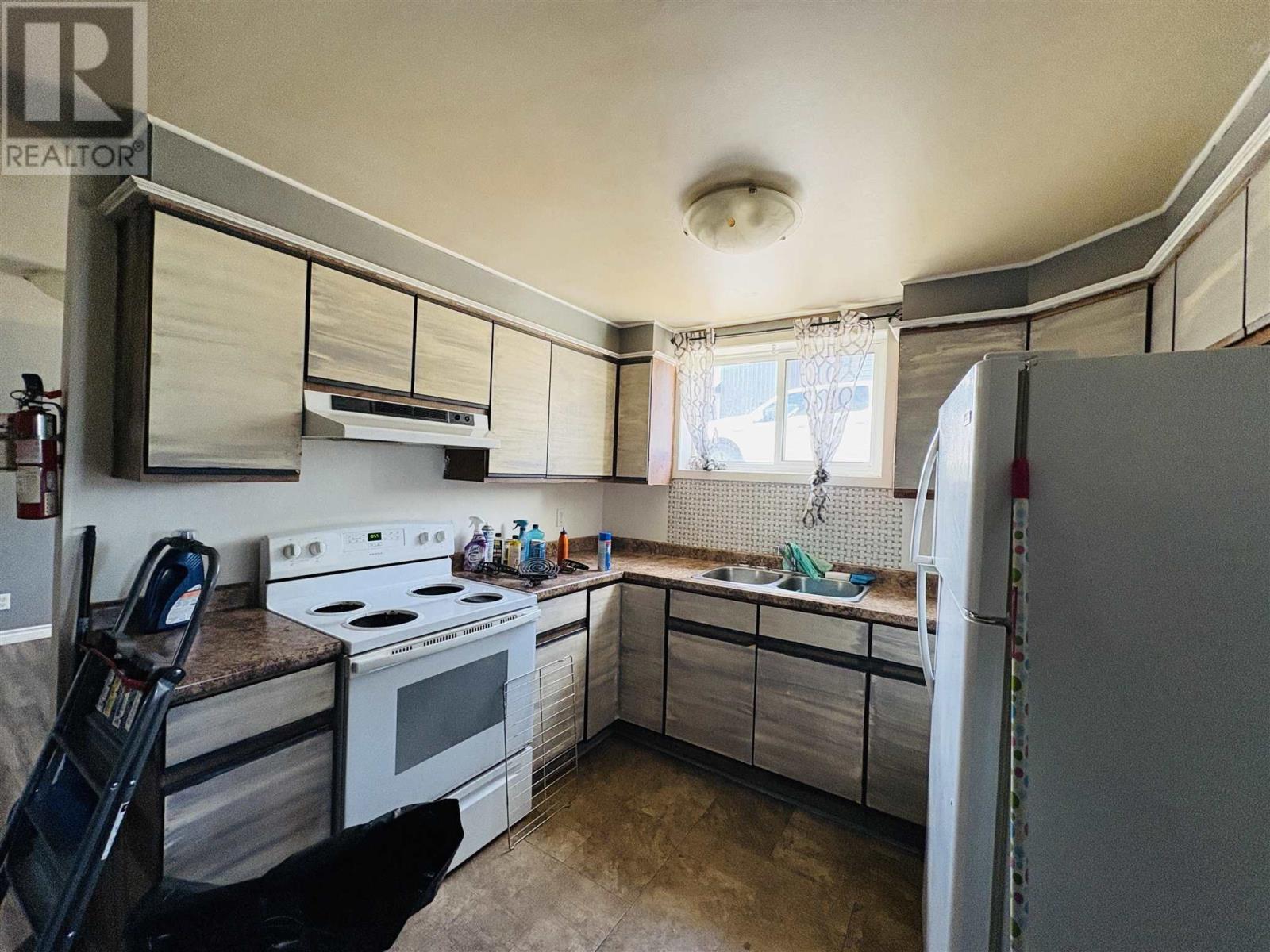 128 Second Lin W, Sault Ste. Marie, ON - Indoor Photo Showing Kitchen With Double Sink