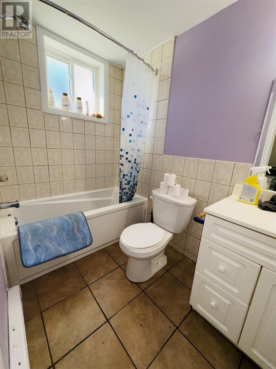 128 Second Lin W, Sault Ste. Marie, ON - Indoor Photo Showing Bathroom