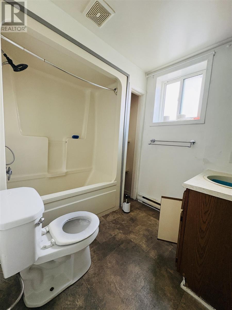 128 Second Lin W, Sault Ste. Marie, ON - Indoor Photo Showing Bathroom