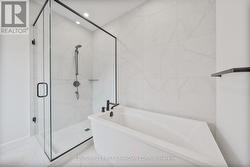 Primary 5-pc Ensuite -