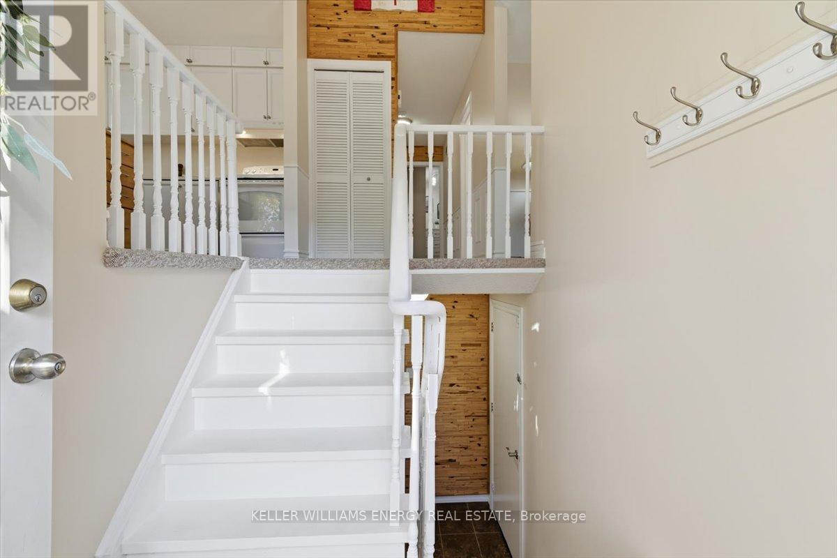 856 Roundelay Drive, Oshawa (Mclaughlin), ON - Indoor Photo Showing Other Room