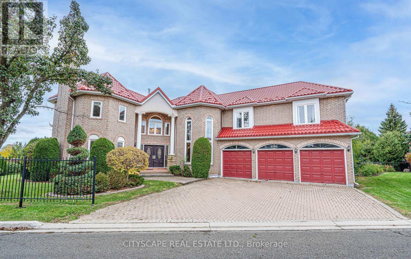 3721 Trelawny Circle, Mississauga, ON - Outdoor With Facade