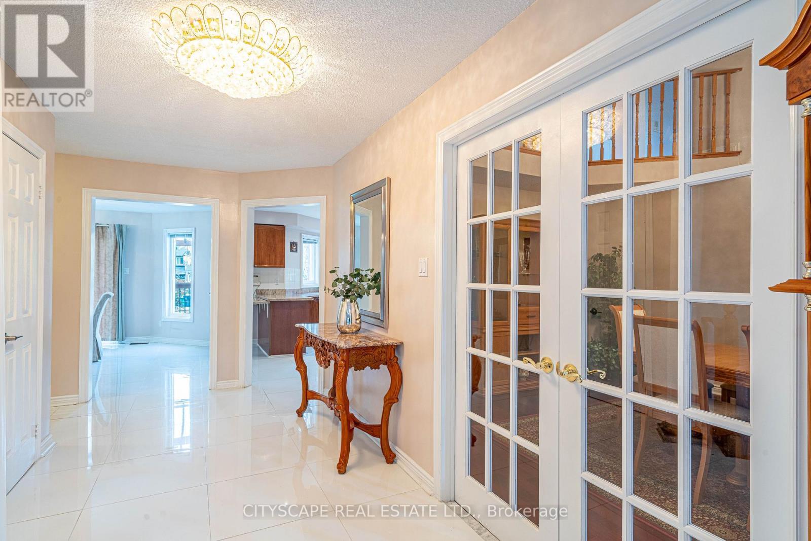 3721 Trelawny Circle, Mississauga, ON - Indoor Photo Showing Other Room