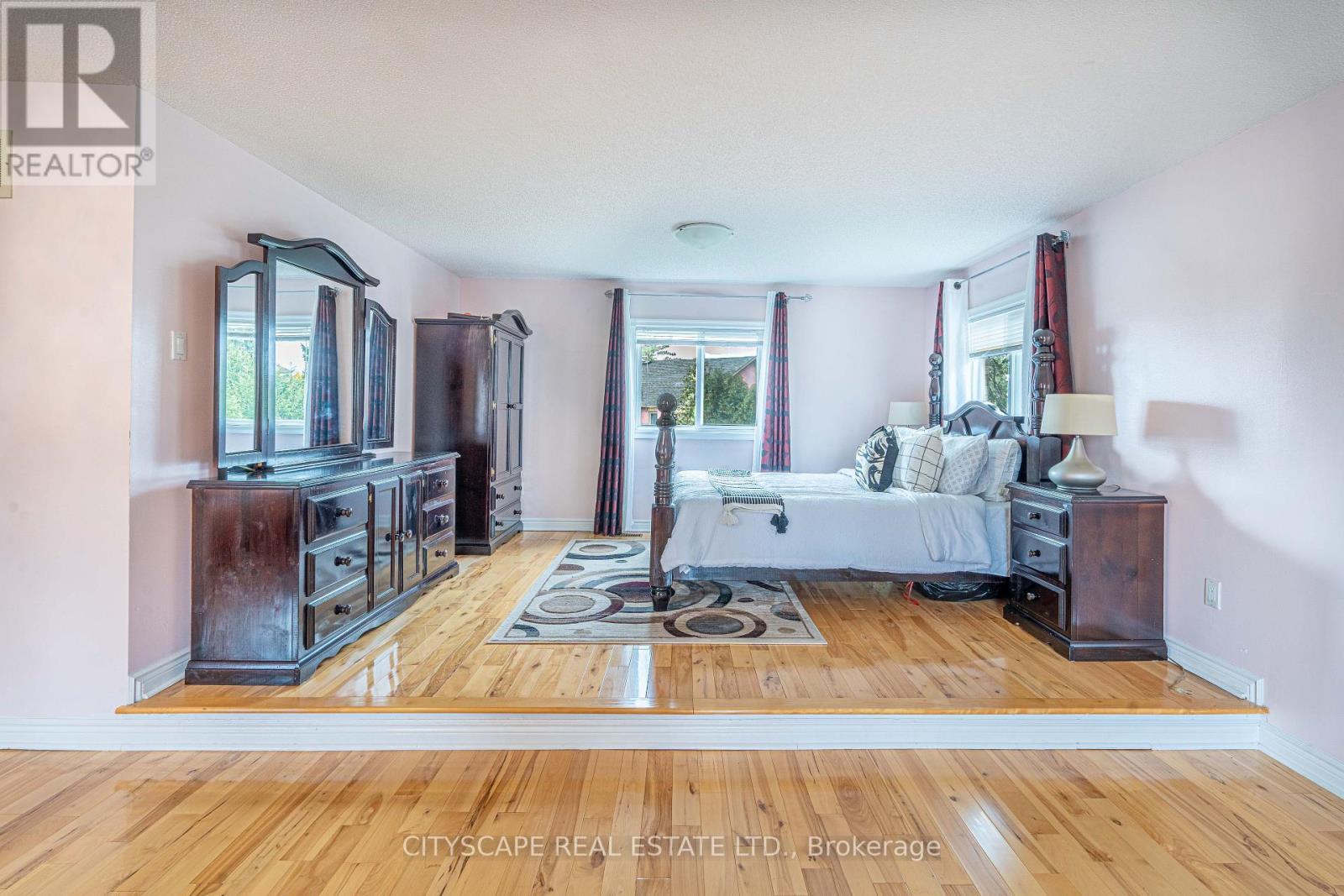 3721 Trelawny Circle, Mississauga, ON - Indoor