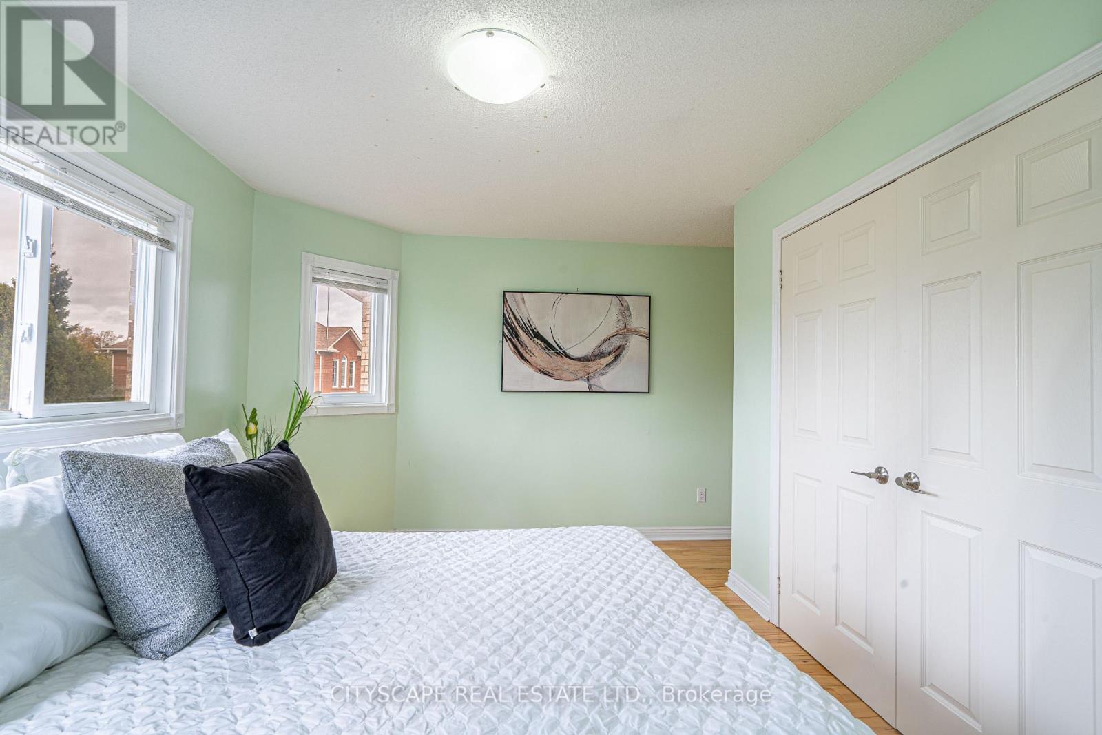 3721 Trelawny Circle, Mississauga, ON - Indoor Photo Showing Bedroom