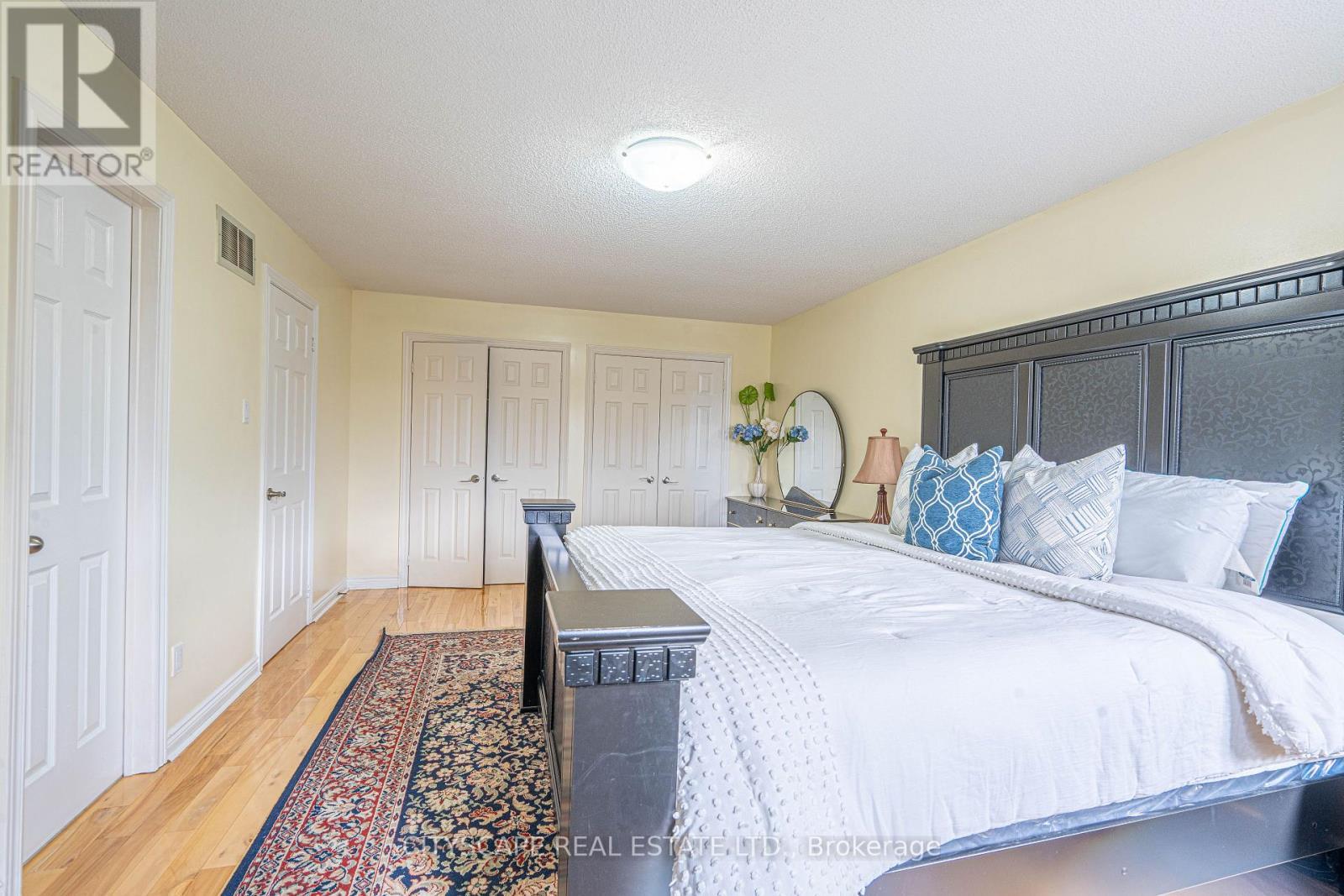 3721 Trelawny Circle, Mississauga, ON - Indoor Photo Showing Bedroom