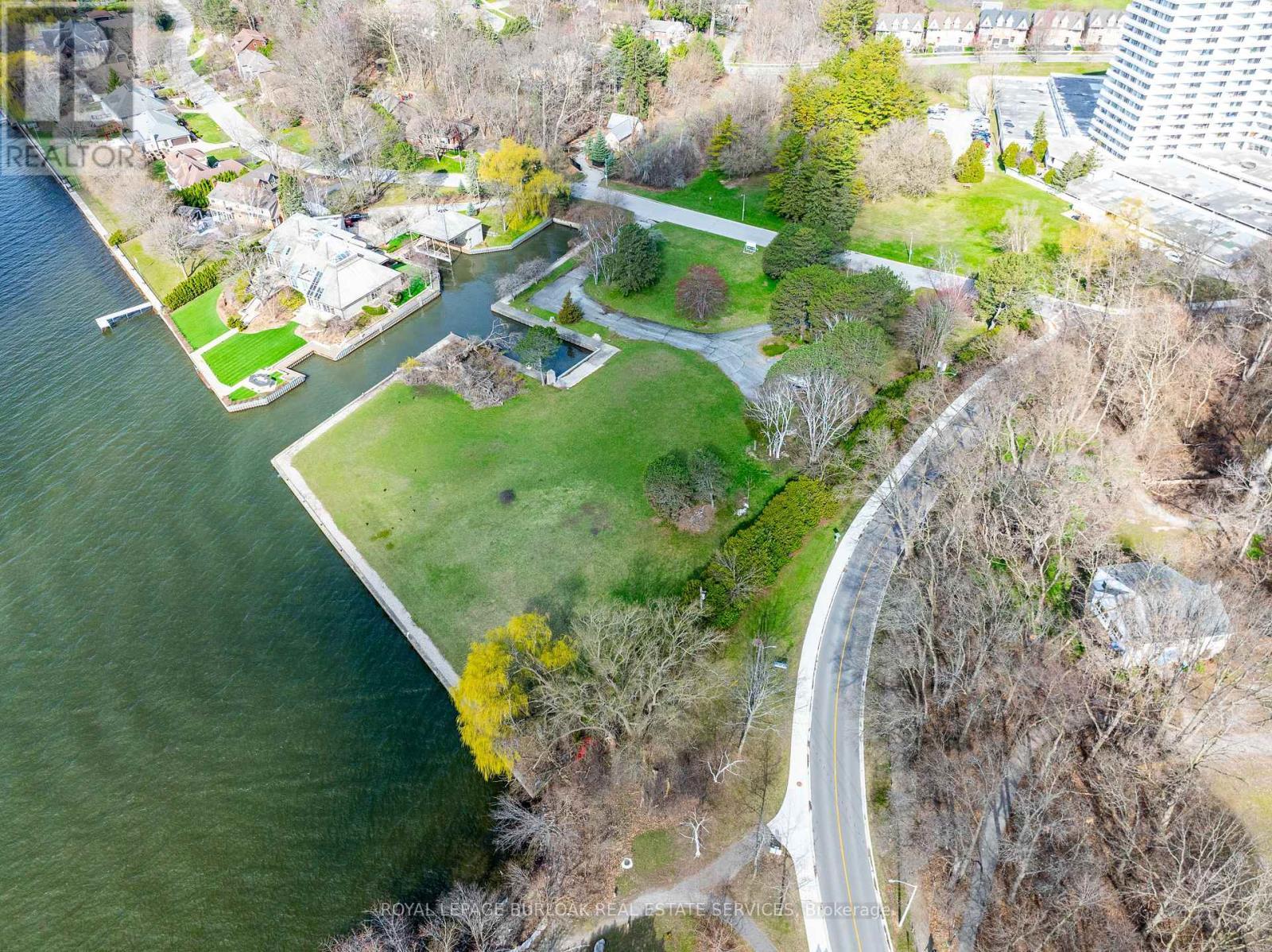 800 Lasalle Park Road, Burlington, ON